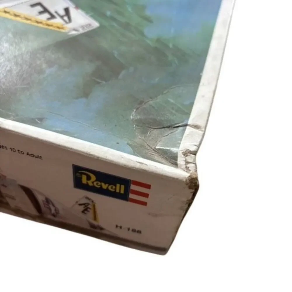 Vintage Revell F-4J Phantom II 1/32 Model Kit Complete Unbuilt Open Box